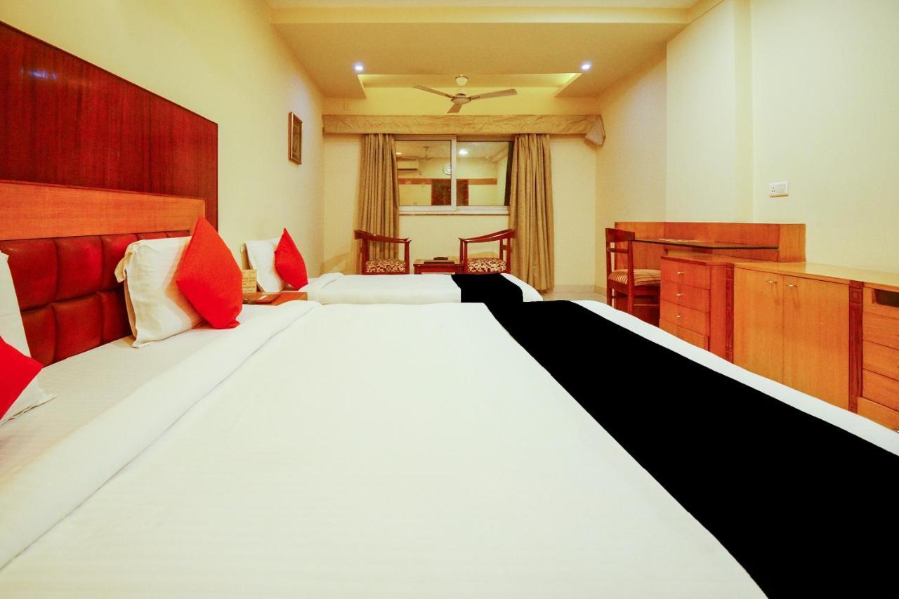 Collection O 2521 Hotel The Vinayak Gválijar Kültér fotó